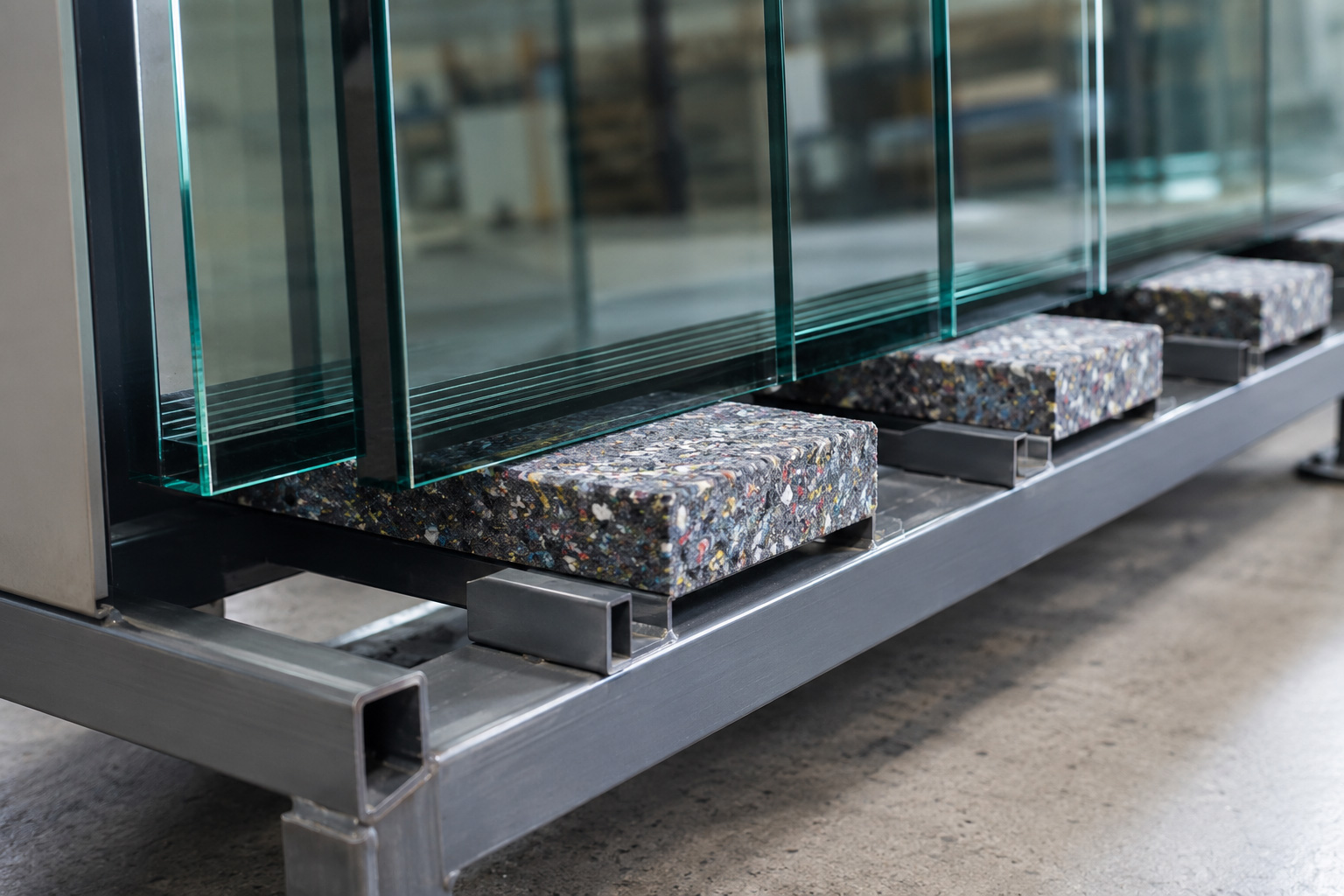 Glasschutz aus Verbundschaum für den sicheren Glastransport